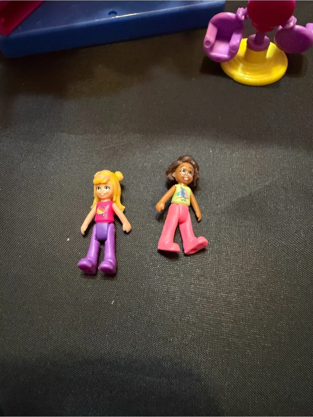 Polly Pocket Pollyville Candy Shop‎ Playset w/ 2 Dolls Accessories Cash